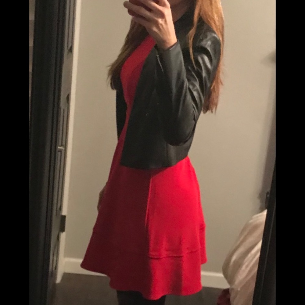 Red Dress - Picture 7 of 8